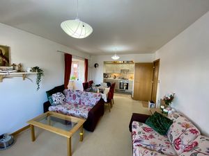 Lounge/Diner- click for photo gallery